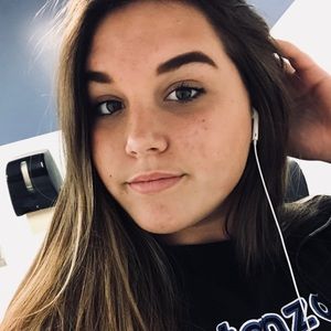 Meet your Posher, Brooke